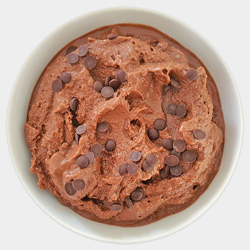 fitpic.ir Protein Chocolate Ice Cream بستنی پروتئین و شکلات <p>۱. تمام مواد ذکر شده را به مخلوط کن منتقل کنید.</p>
<p>۲. تا زمانی که یکدست شوند مخلوط کنید.</p>
<p>۳. بستنی را به کاسه منتقل کرده و با چیپس شکلات تزیین کنید.</p><p><br><img src="/media/django-summernote/2024-02-12/547ebcf1-dfea-4d16-867a-637274e3a996.jpg" style="width: 25%;"><img src="/media/django-summernote/2024-02-12/003ca46b-9b2d-4e72-ad40-7dc48b671aa9.jpg" style="width: 25%;"><img src="/media/django-summernote/2024-02-12/2b89ed76-60b2-41de-a72f-21d6f7a40dd2.jpg" style="width: 25%;"></p> <p>موز منجمد: ۲ عدد</p>
<p>گل کلم منجمد: ۲۰۰ گرم</p>
<p>شیر: ۱ فنجان (۲۰۰ میلی لیتر)</p>
<p>پودر کاکائو: ۲ قاشق غذاخوری</p>
<p>پودر پروتئین کاکائویی: ۲ قاشق غذاخوری</p>
<p>برای تزیین بستنی از چیپس شکلات استفاده کنید.</p> فیت پیک